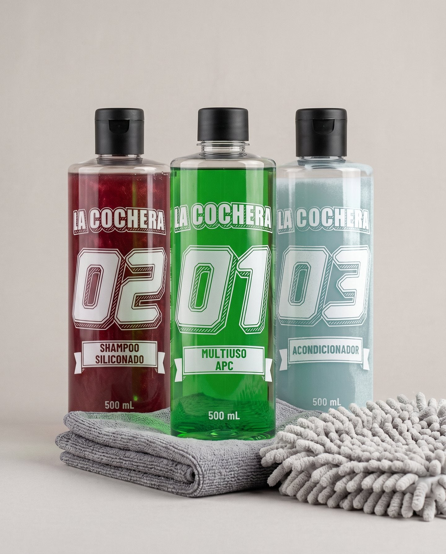 El pack de lanzamiento: los tres envases, la manopla y el paño