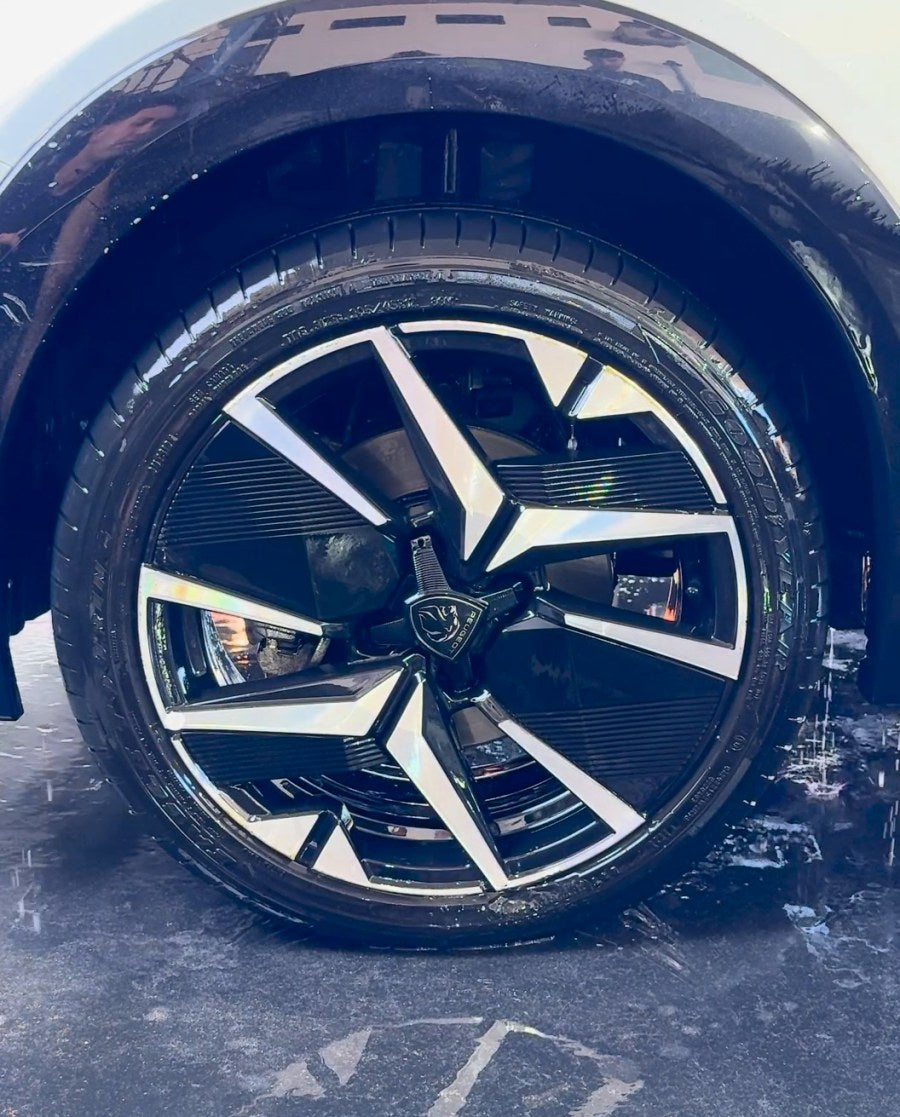 La llanta de la Peugeot 208, después